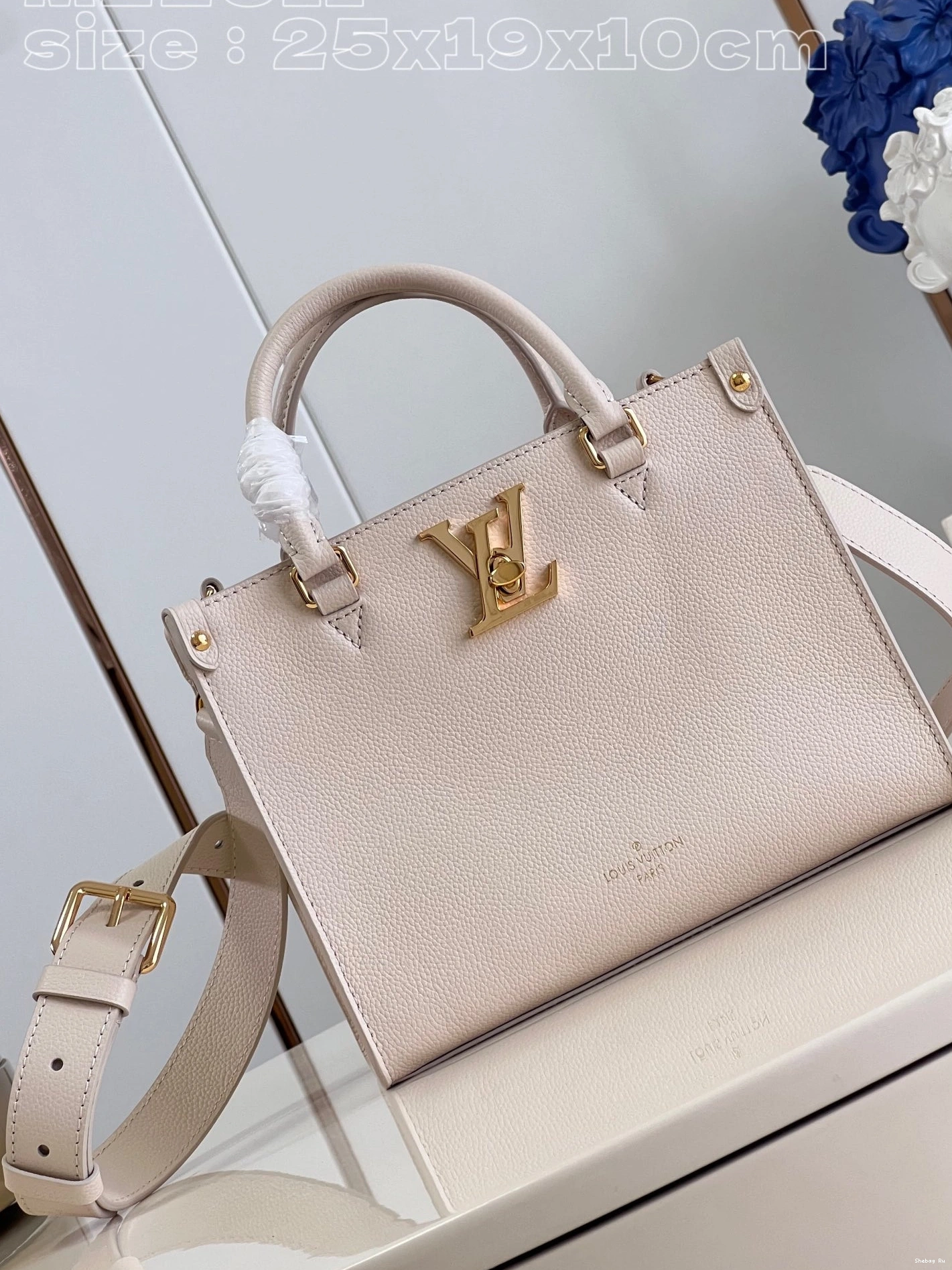 VUITTON Go LOUIS & Lock 0713